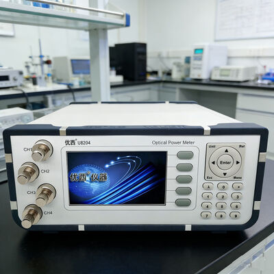 Medidor de potencia óptica de cuatro canales con interfaces de datos USB y RS232